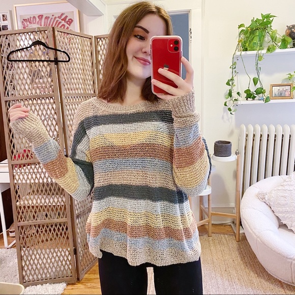 SOLD 💛 Knox Rose Sweater